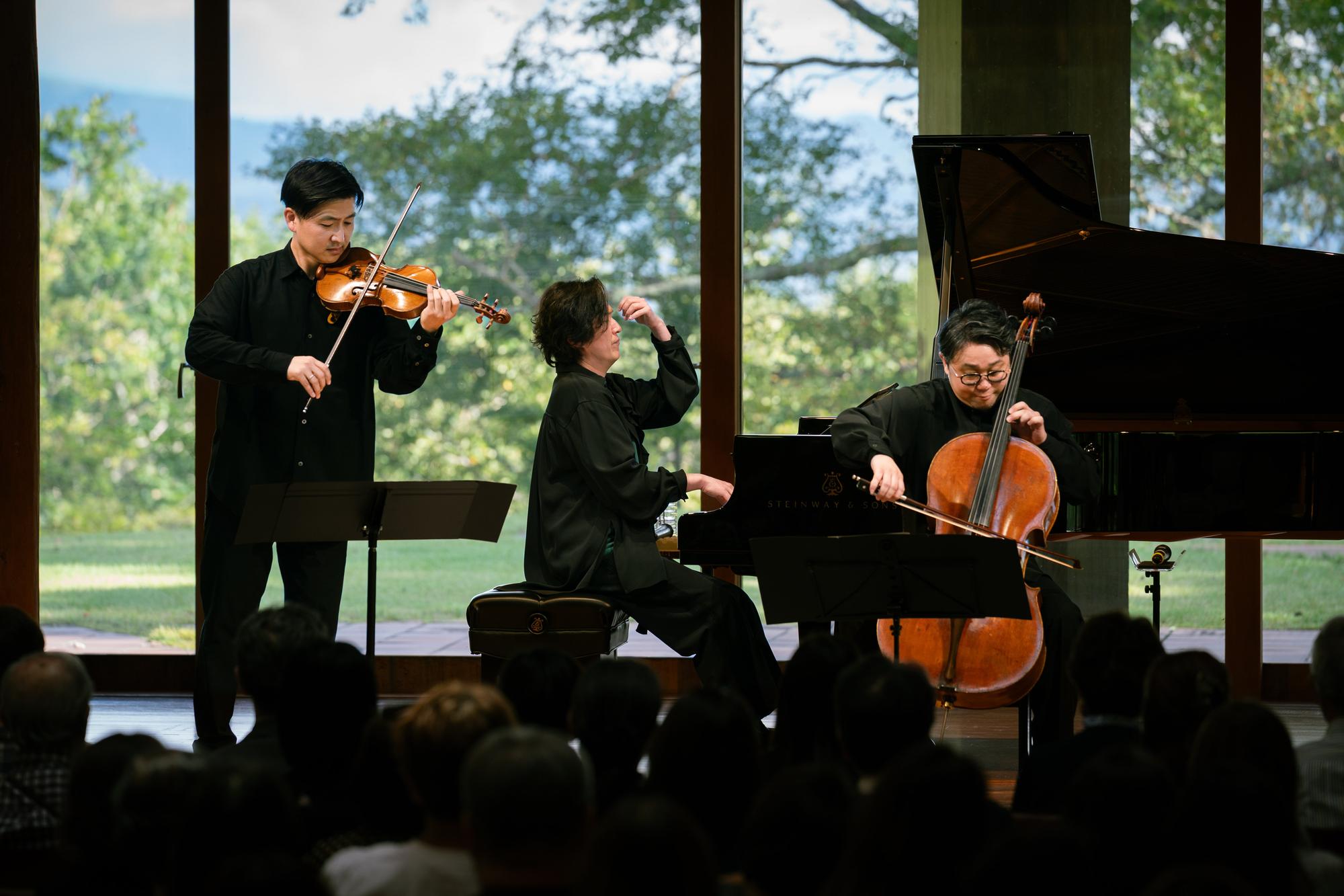３人で奏でる最高のハーモニー。清塚信也 Piano Trio、八ヶ岳公演とともに全国ツアー「Harmony」開催発表！